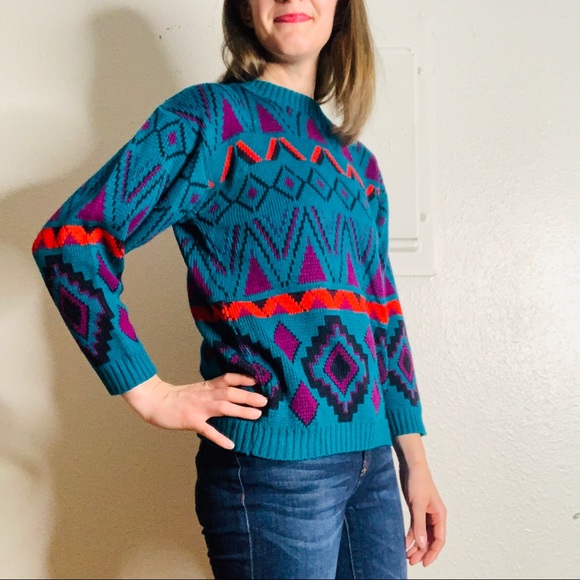 SOLD Vintage geometric hand knit sweater - Picture 3 of 9